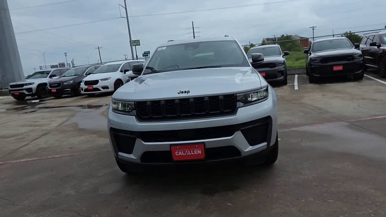 Thumbnail: 2026 Jeep Grand Cherokee - 3