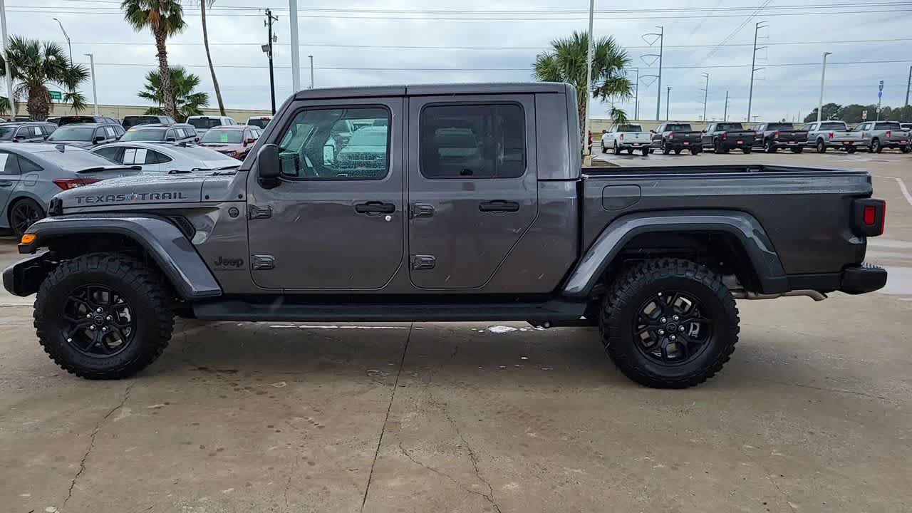 Thumbnail: 2025 Jeep Gladiator - 5