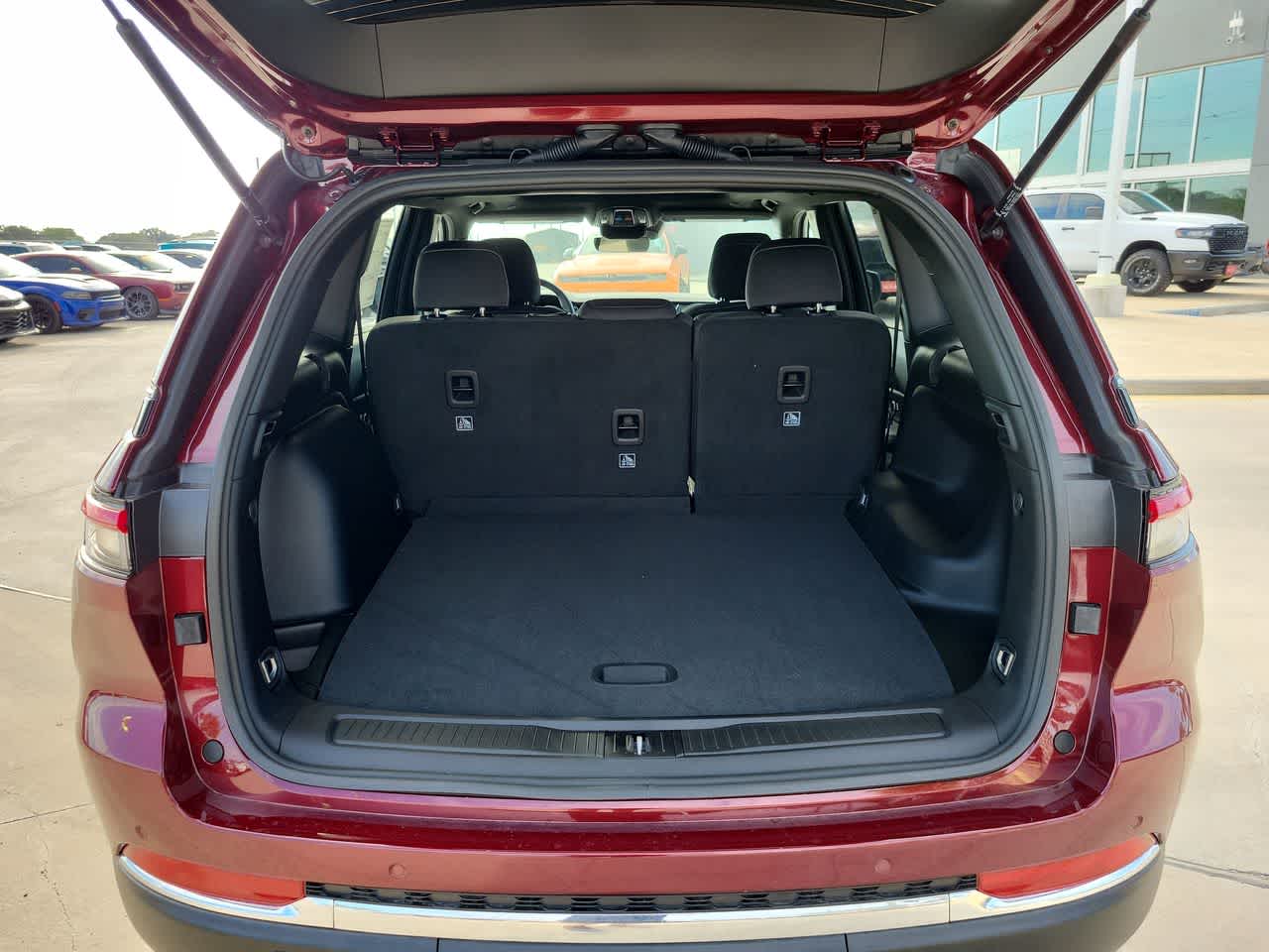 Thumbnail: 2025 Jeep Grand Cherokee - 27