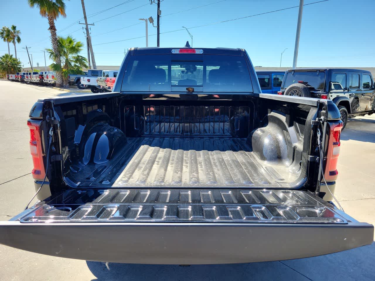 Thumbnail: 2025 RAM 1500 - 27