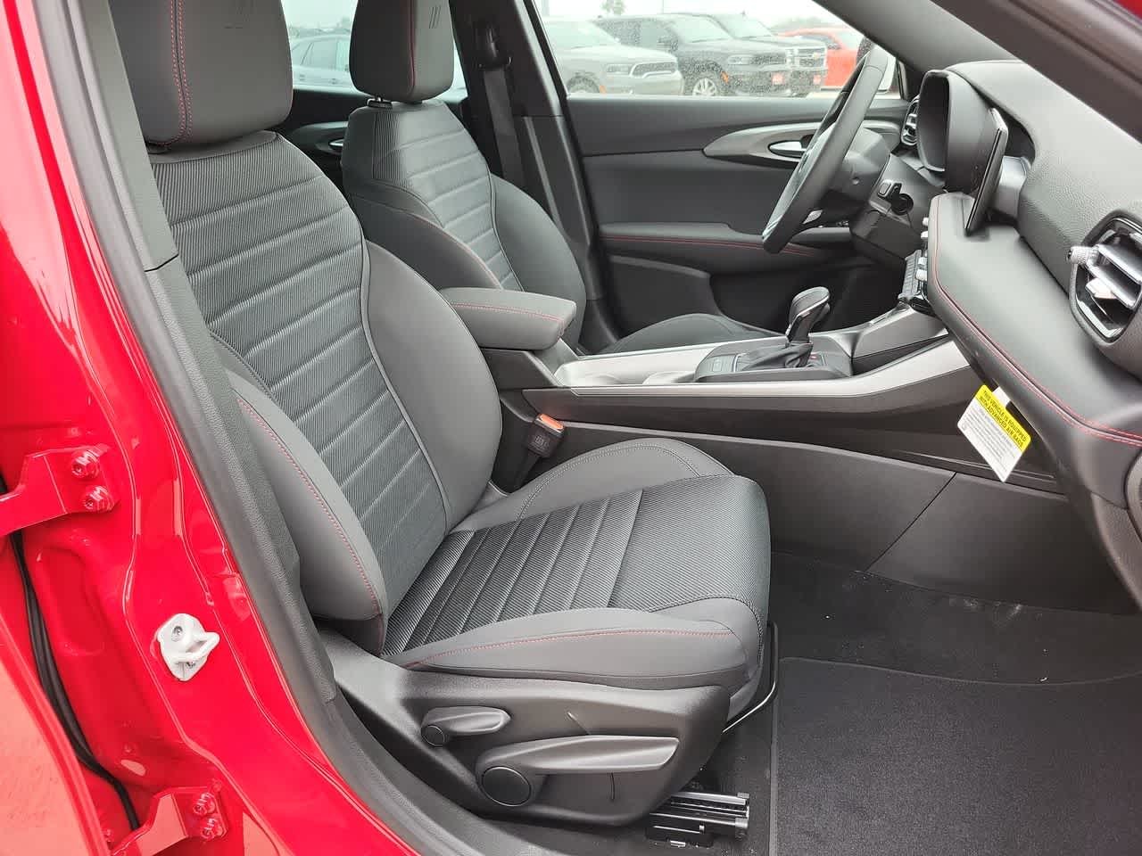 Thumbnail: 2025 Dodge Hornet - 22