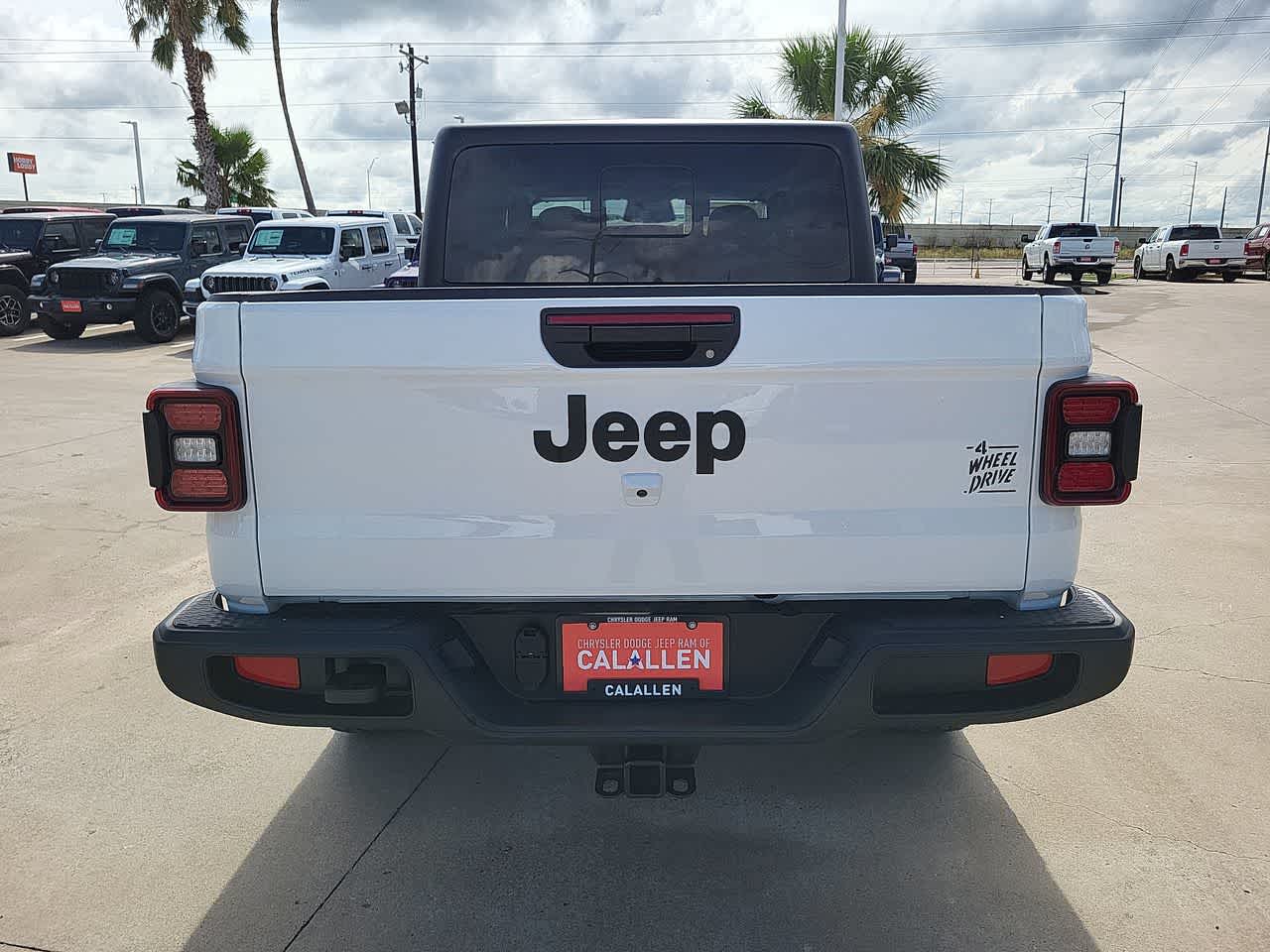 Thumbnail: 2026 Jeep Gladiator - 13