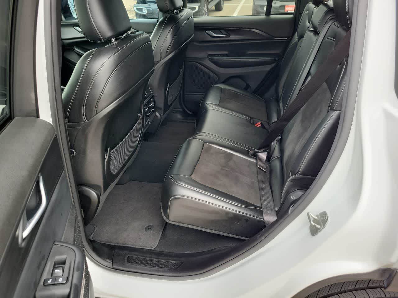 Thumbnail: 2024 Jeep Grand Cherokee - 21