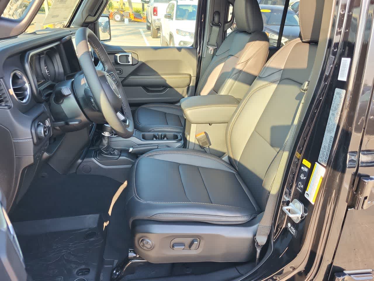 Thumbnail: 2026 Jeep Gladiator - 19