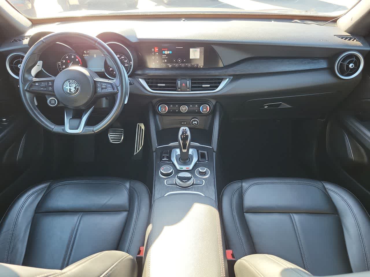 Thumbnail: 2023 Alfa Romeo Stelvio - 18