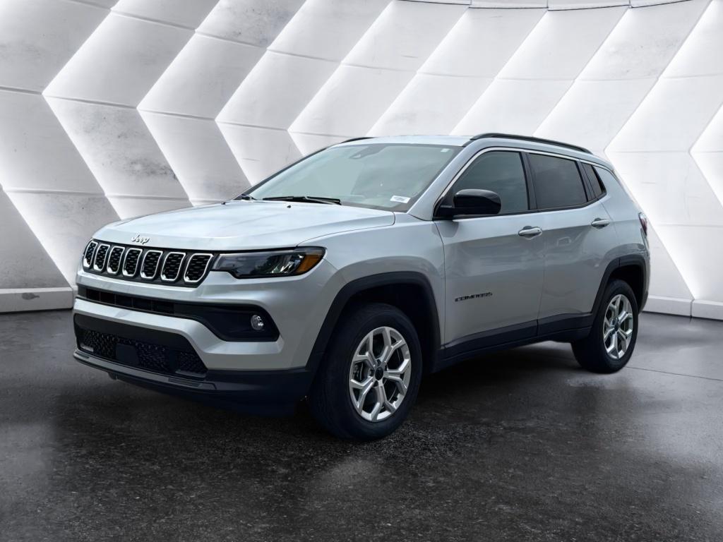 2025 Jeep Compass Latitude photo 3