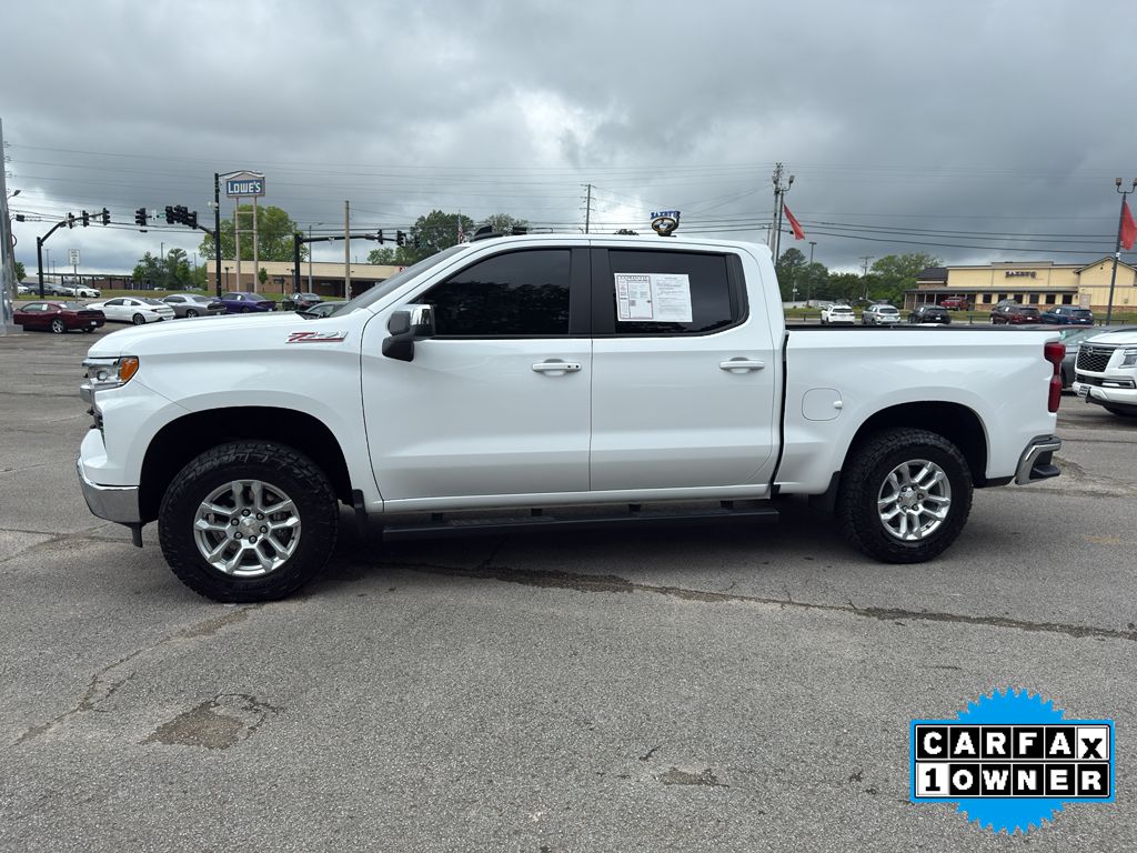 2024 Chevrolet Silverado 1500 photo 2