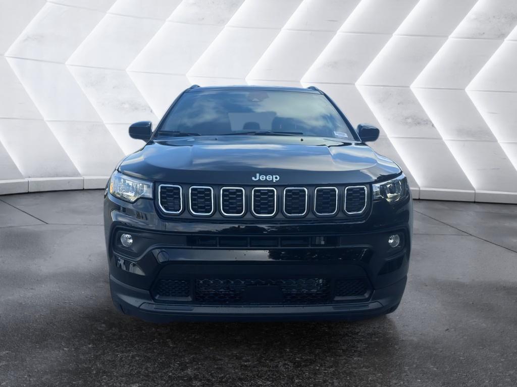 2025 Jeep Compass Latitude photo 2