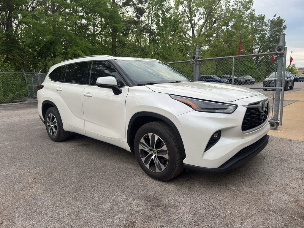Used 2021 Toyota Highlander XLE SUV