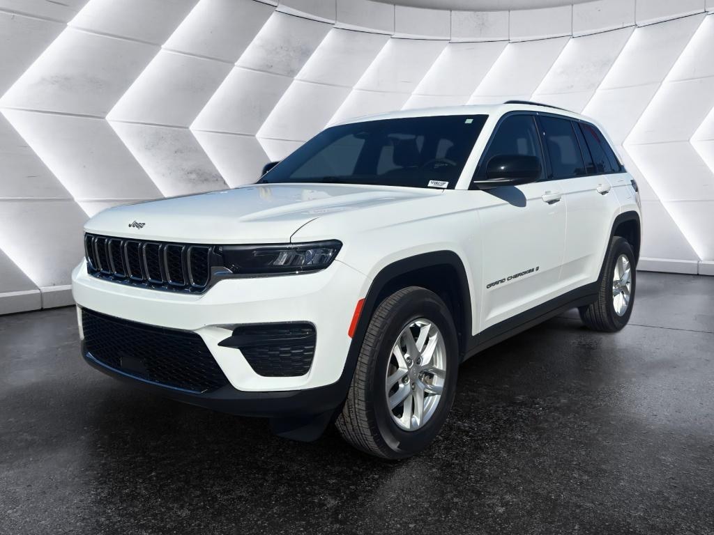 Used 2025 Jeep Grand Cherokee Laredo SUV