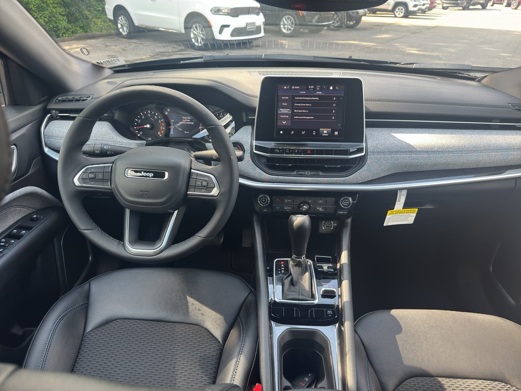2025 Jeep Compass Latitude - Photo 12