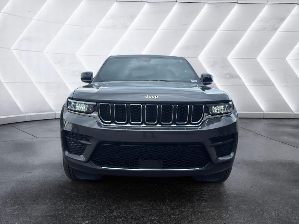 2025 Jeep Grand Cherokee Laredo X photo 2