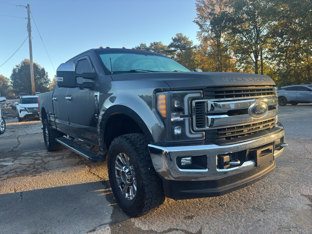 Used 2019 Ford F-250 XLT Truck Crew Cab