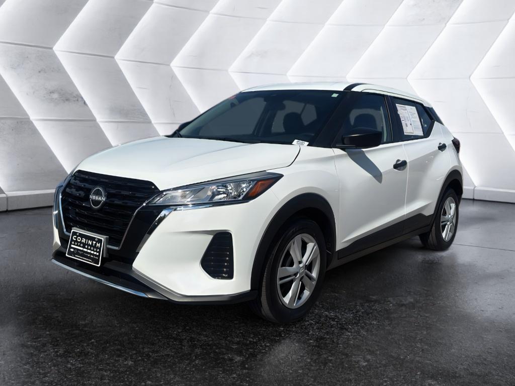 2023 Nissan Kicks S photo 3