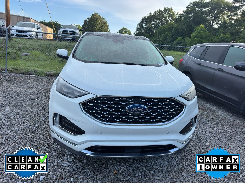 2022 Ford Edge Titanium photo 2