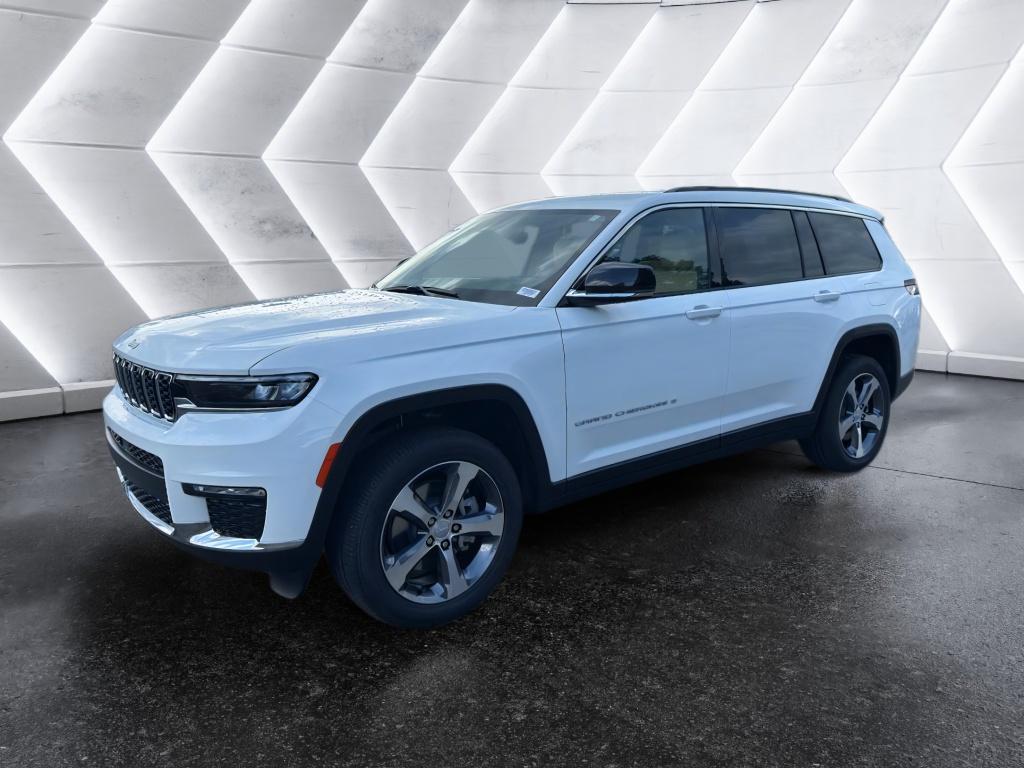 2025 Jeep Grand Cherokee Limited photo 3
