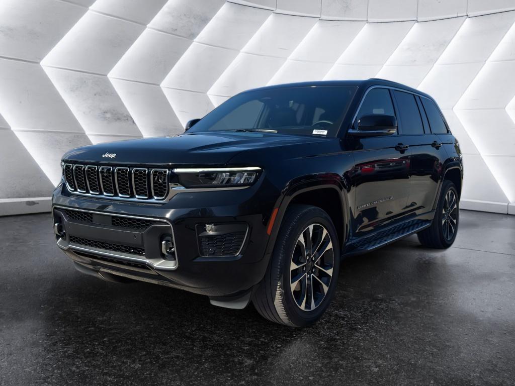 2025 Jeep Grand Cherokee Overland photo 3