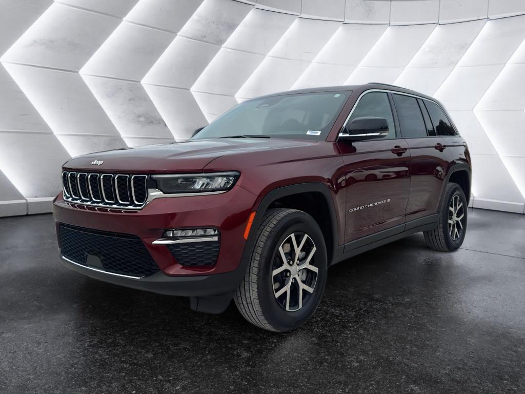 2025 Jeep Grand Cherokee Limited photo 3