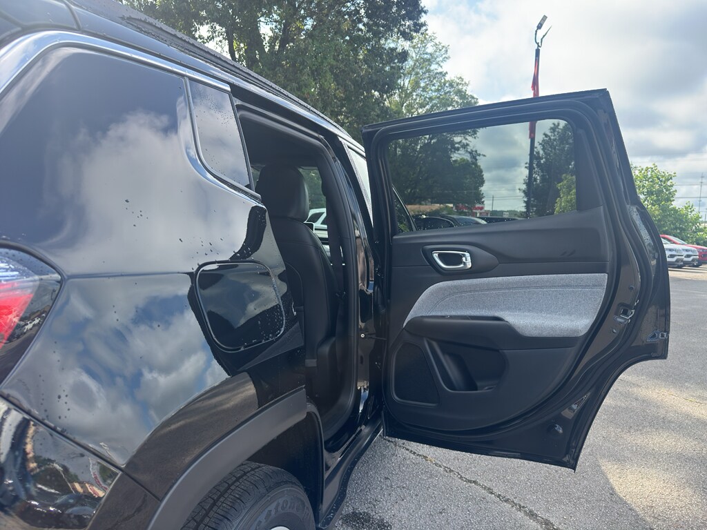 2025 Jeep Compass Latitude - Photo 21