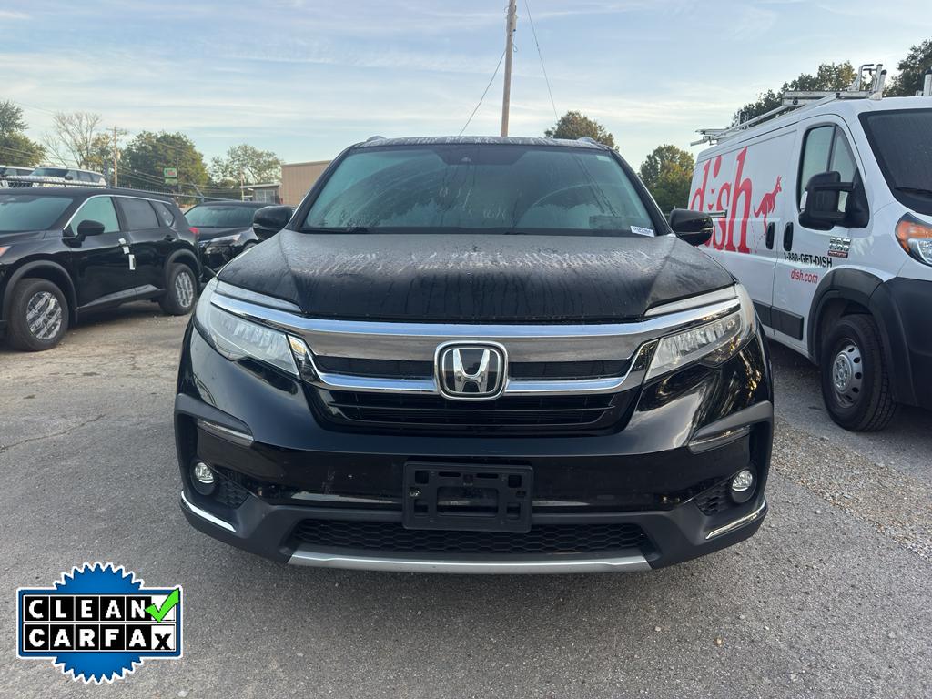 2019 Honda Pilot Touring photo 2