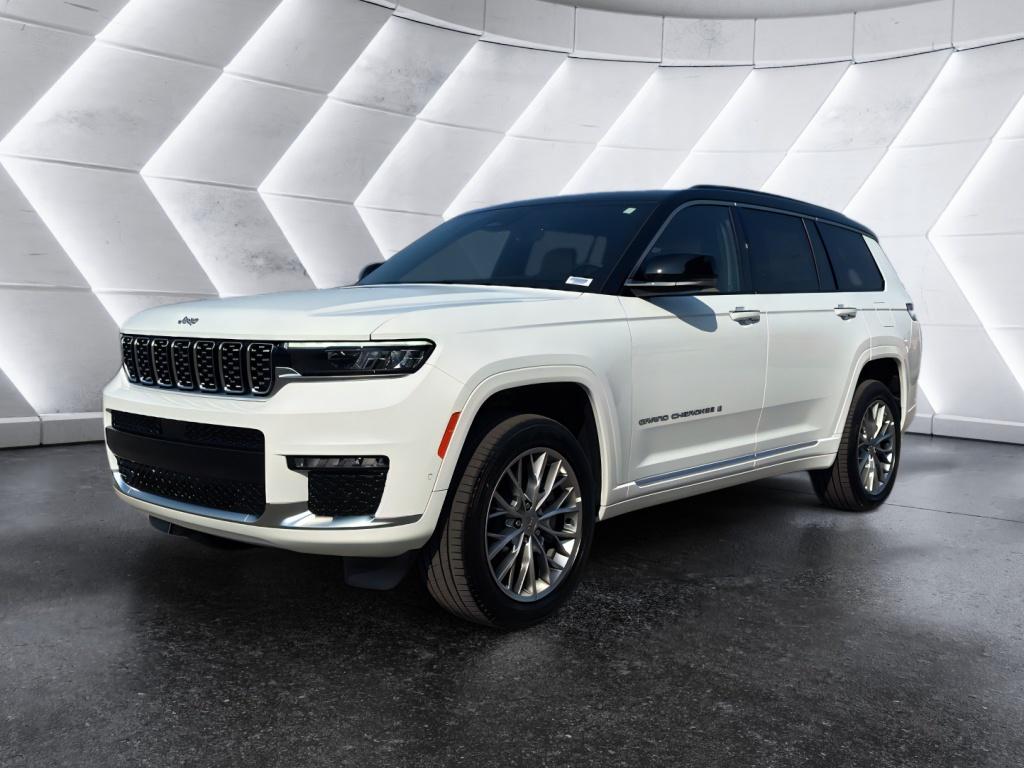 2025 Jeep Grand Cherokee L Summit photo 3