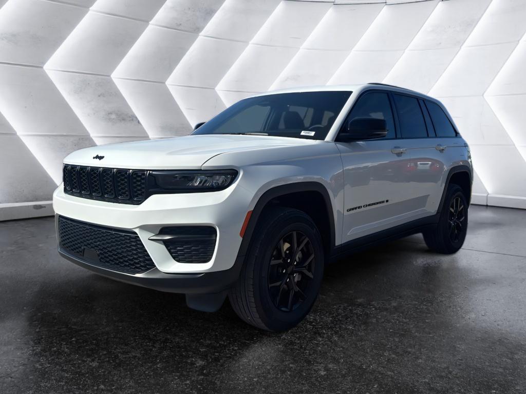 2025 Jeep Grand Cherokee Laredo Altitude photo 3