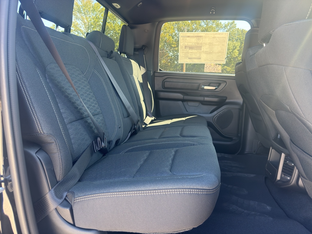 2026 RAM 1500 Express - Photo 17