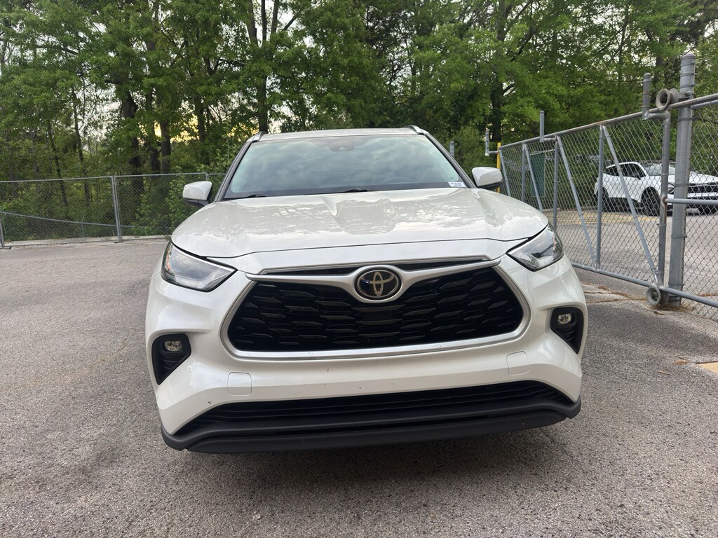 Used 2021 Toyota Highlander XLE SUV