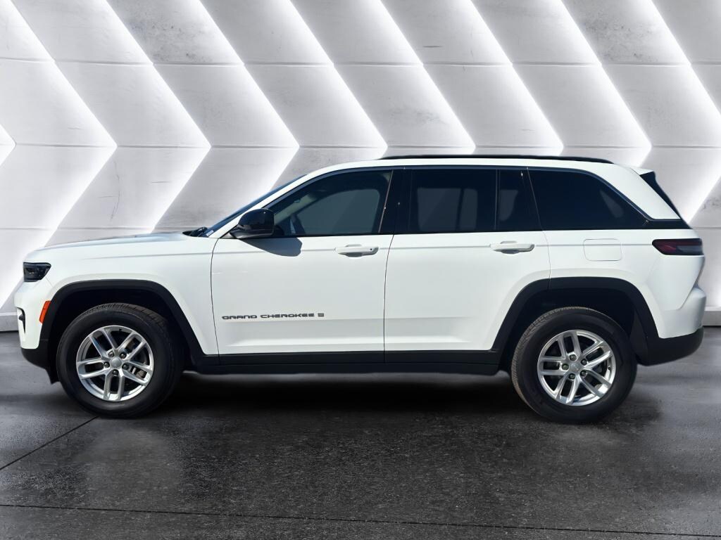 Used 2025 Jeep Grand Cherokee Laredo SUV