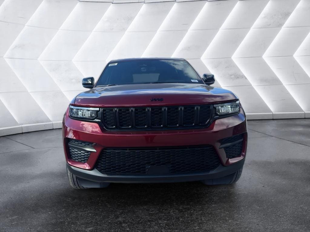 New 2025 Jeep Grand Cherokee Laredo SUV