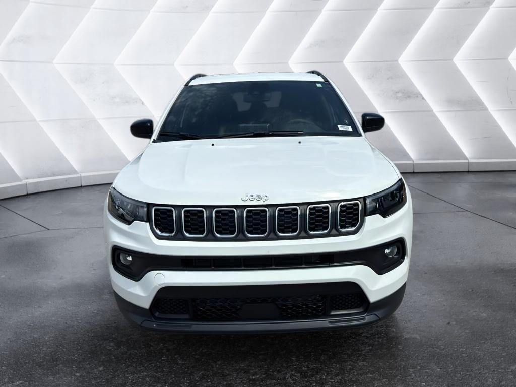 2025 Jeep Compass Latitude photo 2