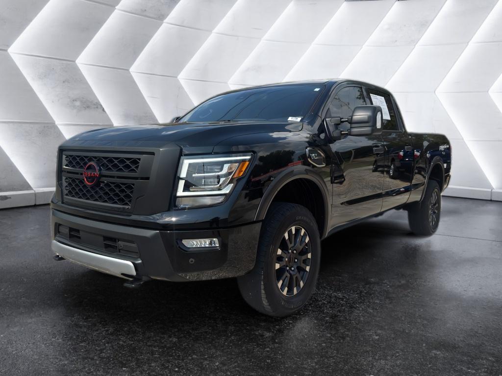 2024 Nissan Titan PRO-4X photo 3