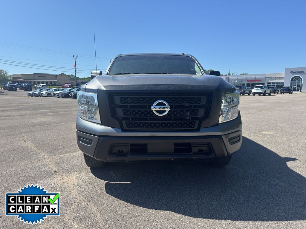 2021 Nissan Titan S photo 2