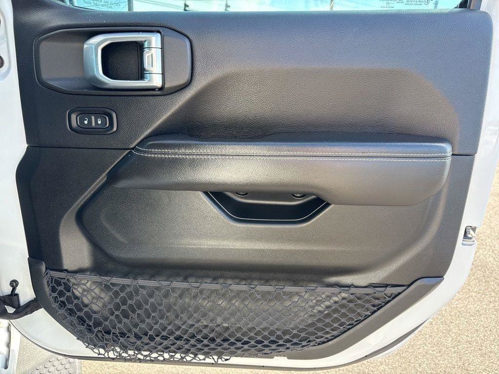 2020 Jeep Wrangler Unlimited Sahara - Photo 24