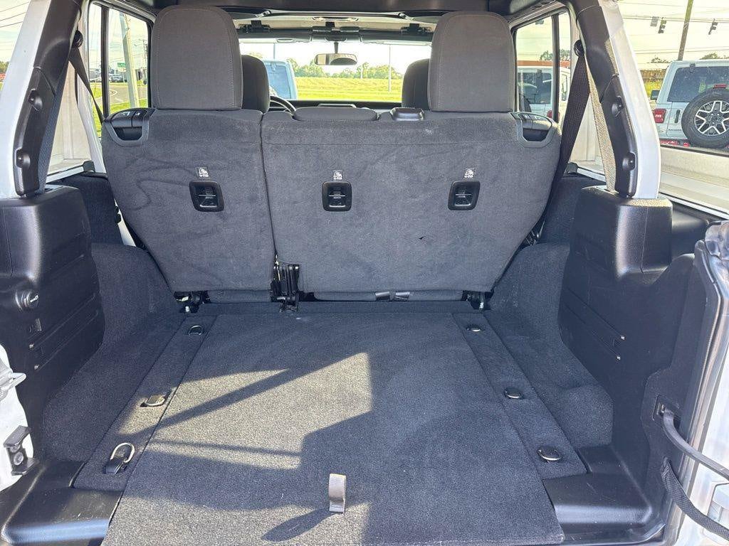 2020 Jeep Wrangler Unlimited Sahara - Photo 8