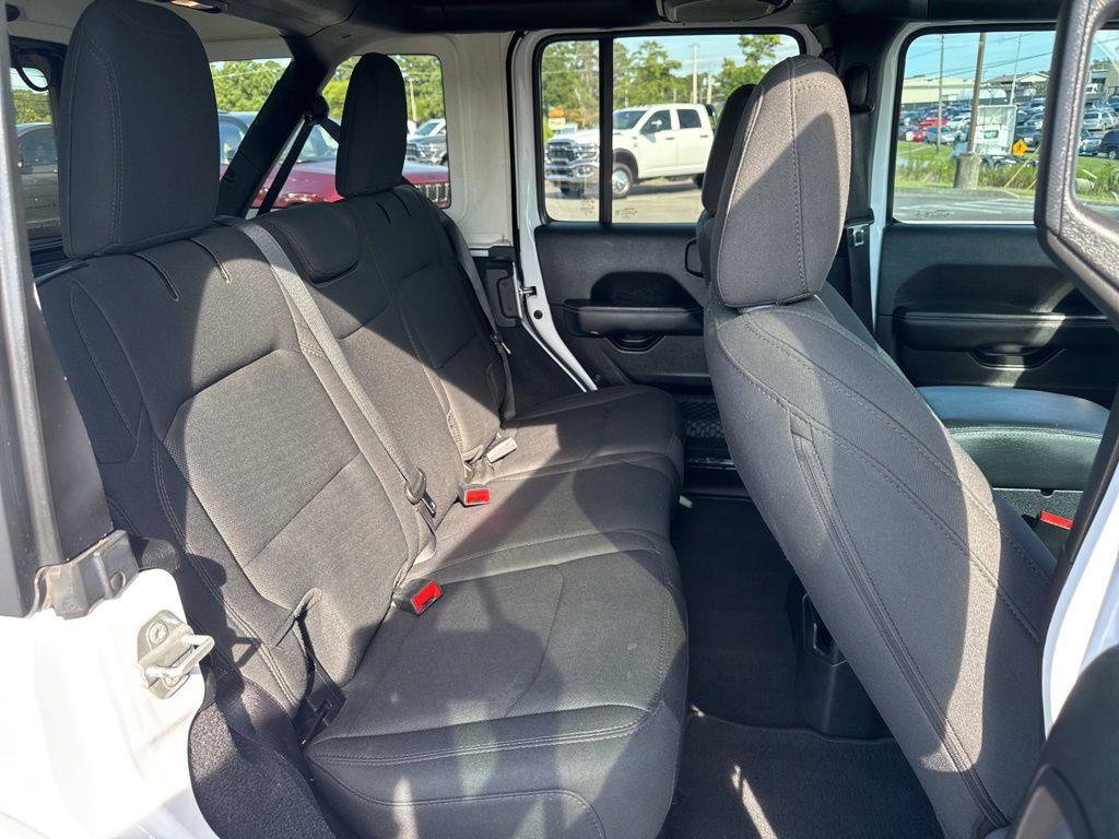 2020 Jeep Wrangler Unlimited Sahara - Photo 18