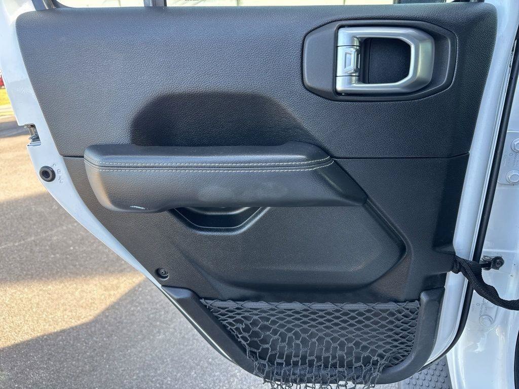 2020 Jeep Wrangler Unlimited Sahara - Photo 19