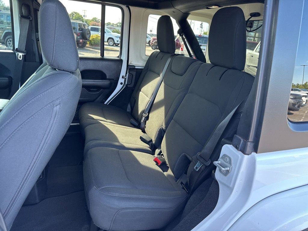 2020 Jeep Wrangler Unlimited Sahara - Photo 20