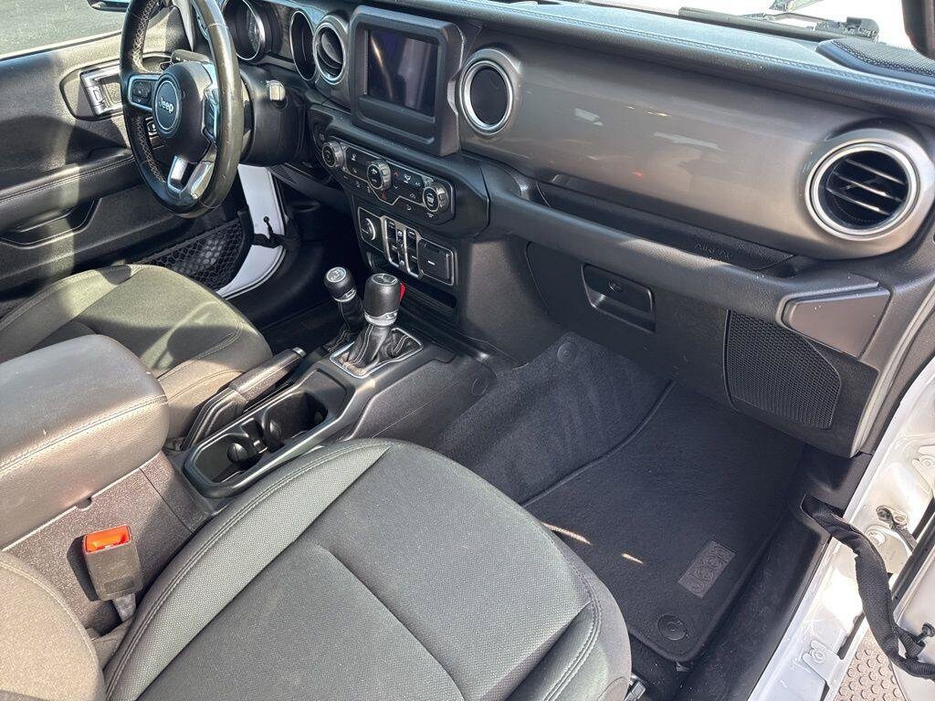 2020 Jeep Wrangler Unlimited Sahara - Photo 26