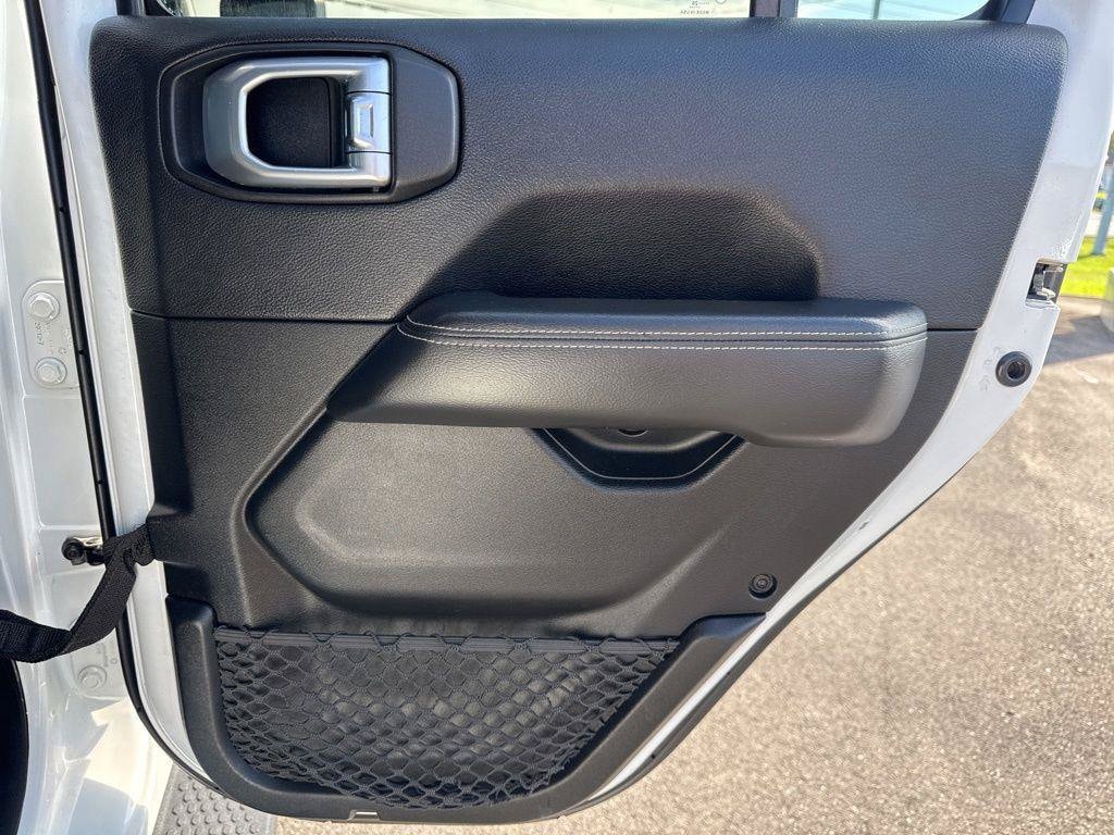 2020 Jeep Wrangler Unlimited Sahara - Photo 17