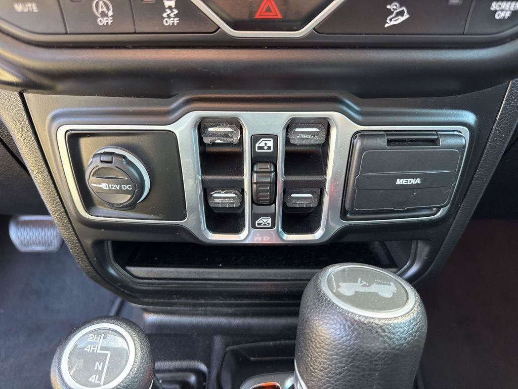 2020 Jeep Wrangler Unlimited Sahara - Photo 36