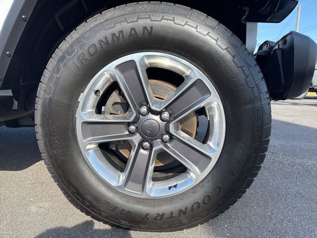 2020 Jeep Wrangler Unlimited Sahara - Photo 11