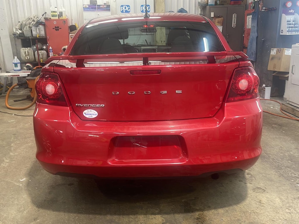 2014 Dodge Avenger SE photo 3