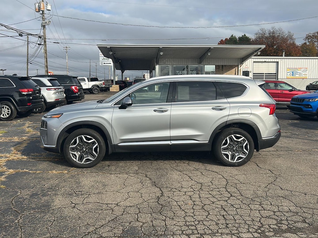 2022 Hyundai Santa Fe Limited photo 2