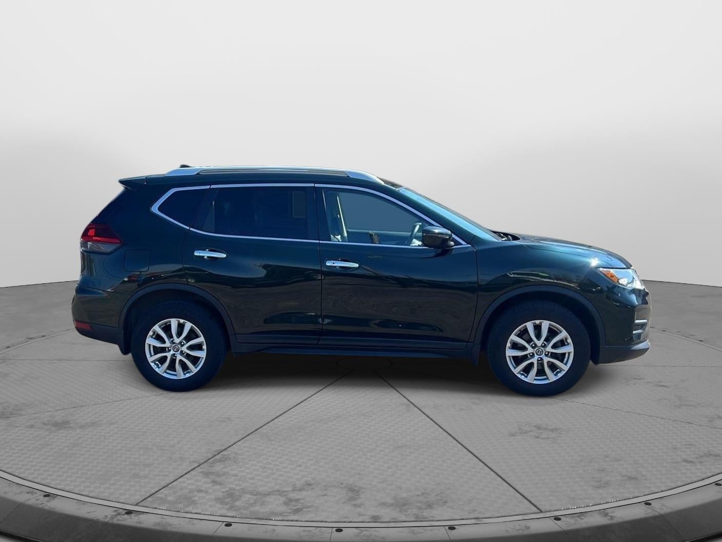 Used 2020 Nissan Rogue SV with VIN 5N1AT2MVXLC715928 for sale in Greenville, PA