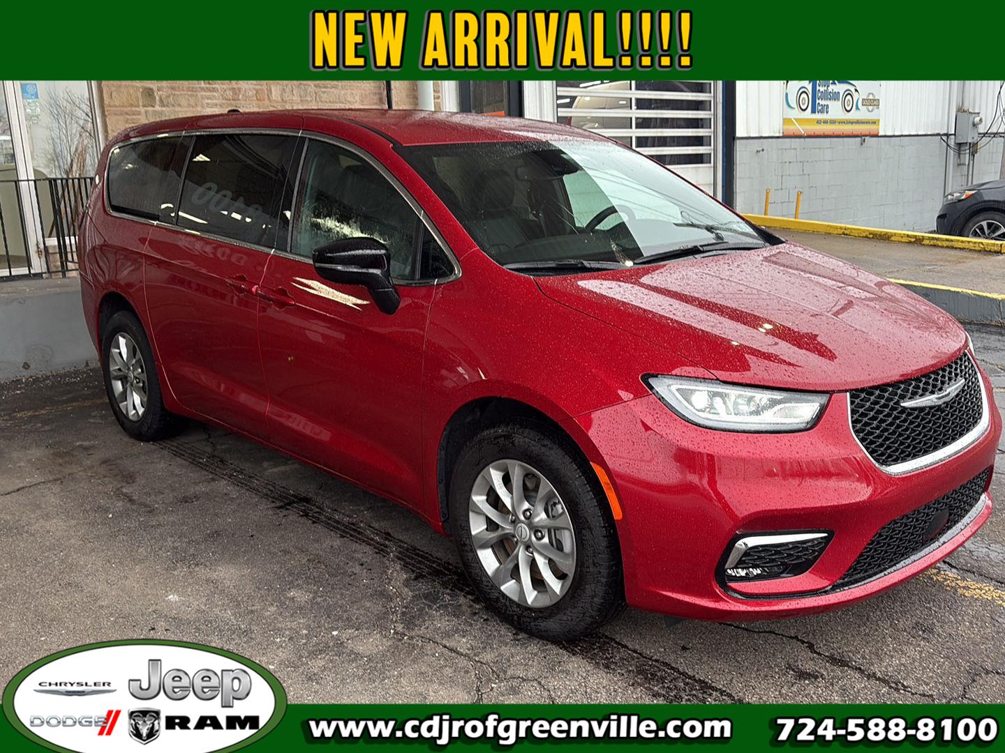 2026 Chrysler Pacifica Select's photo