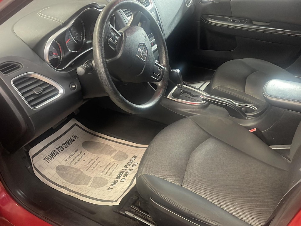 2014 Dodge Avenger SE photo 4