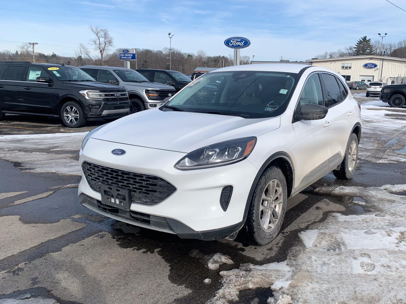 2022 Ford Escape SE photo 2