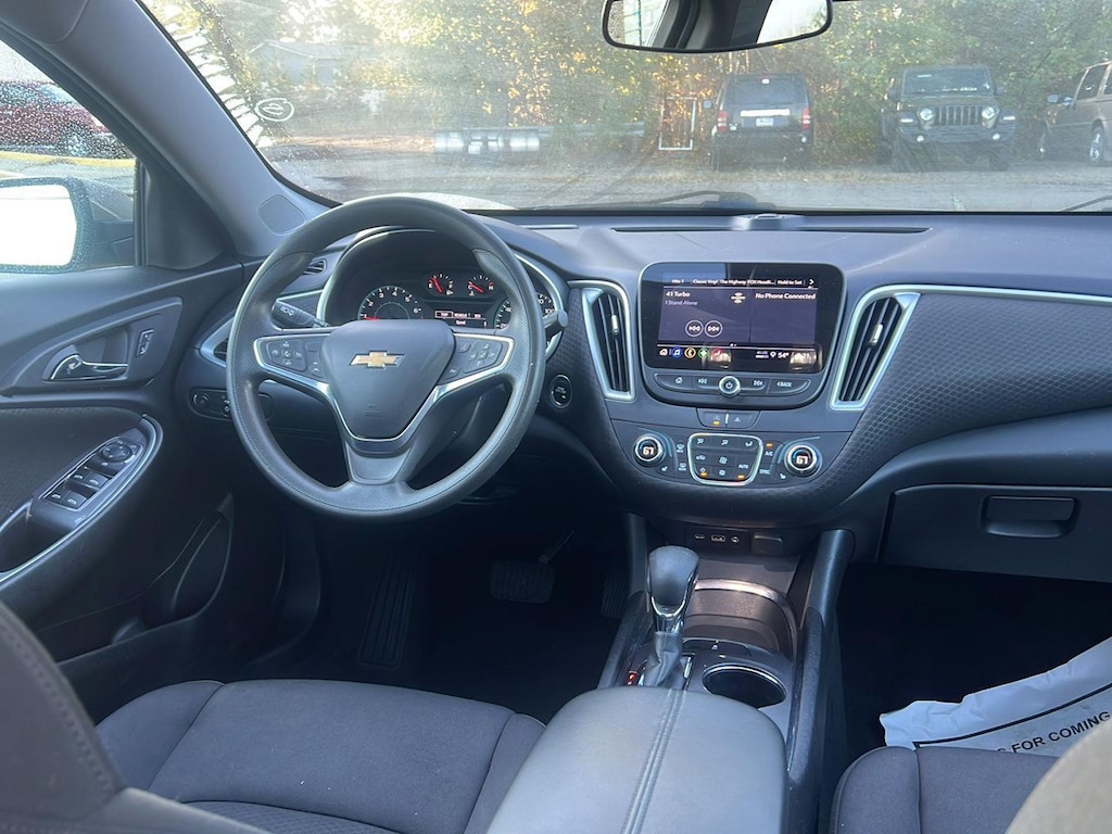 2023 Chevrolet Malibu 1LT photo 3
