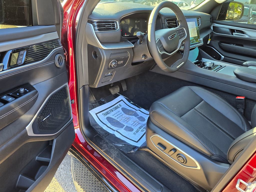 2025 Jeep Wagoneer Series II - Photo 17